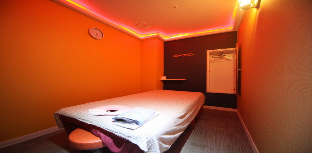 황실마사지 - 일직동 광명역 인근 주차가능, 24시간, 샤워가능, 수면가능, 남/여공용샵 완비된 마사지 시설