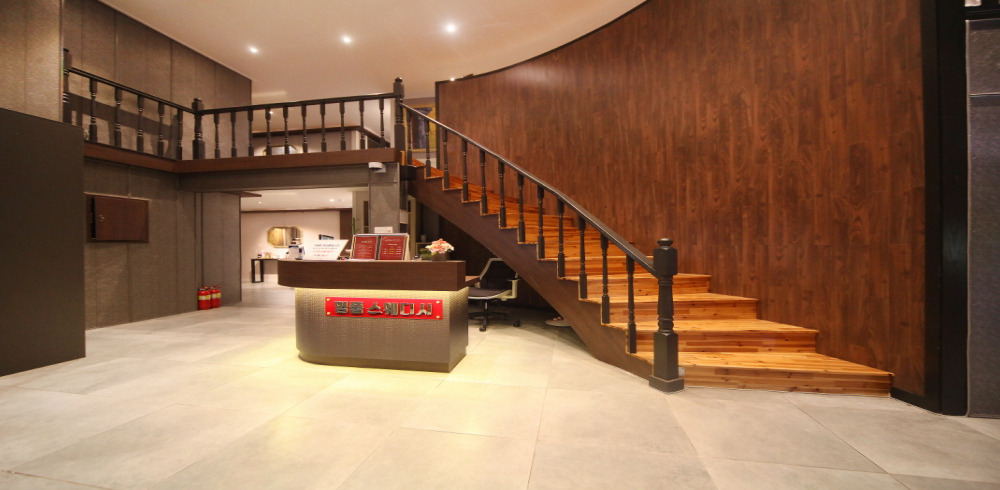 명품스웨디시 - 교동 인근 스웨디시 전문 마사지 매장 전경