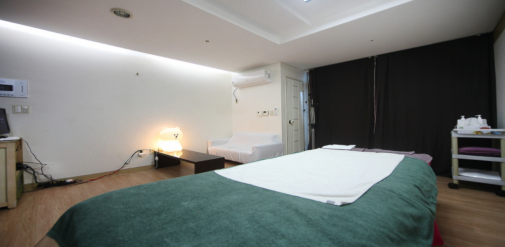 대치동 한국관리사 마사지샵 선릉콩콩이네의 쾌적한 관리실 내부 모습