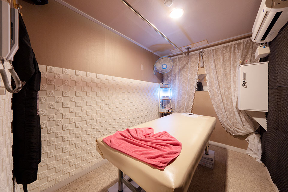 팜팜마사지 - 월평동 월평역,갈마역,정부청사역 인근 샤워가능, 수면가능, 단체예약 완비된 마사지 시설