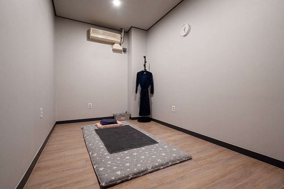 평리동 인근 태국관리사 마사지 전문 신타이마사지의 아늑한 내부 시설 안내