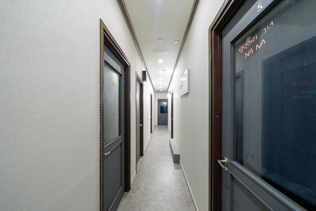 반송동 한국관리사 마사지샵 베트남미바디케어의 쾌적한 관리실 내부 모습