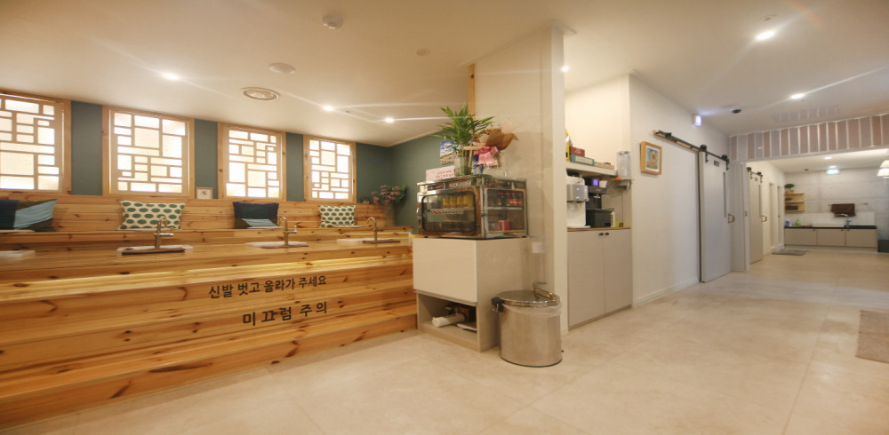 반송동 한국관리사, 중국관리사 마사지샵 바디앤풋샵의 쾌적한 관리실 내부 모습