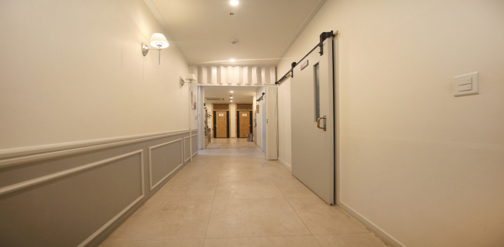 반송동 주변 바디앤풋샵 매장 주요 시설 및 인테리어 사진