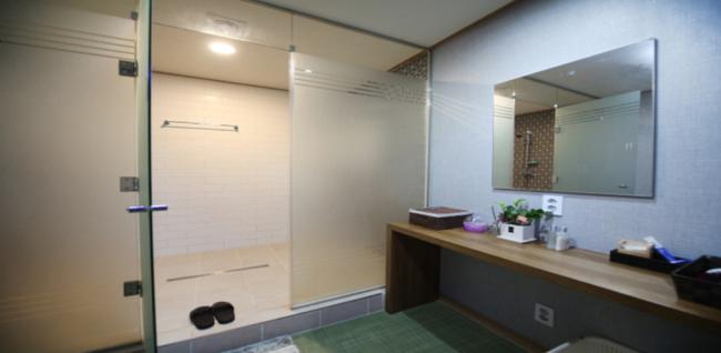 춘의동 태국마사지 전문 힐링청담아로마의 깔끔하고 정돈된 내부 전경