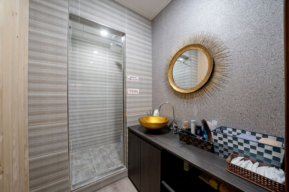 라바나타이 - 좌동 중동역,장산역 인근 주차가능, 24시간, 샤워가능, 커플실, 수면가능, 단체예약 완비된 마사지 시설