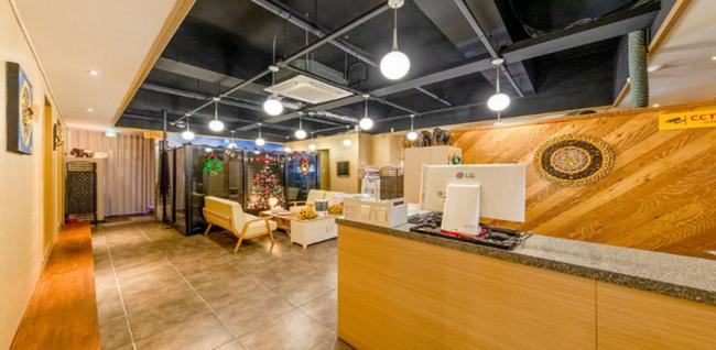 용이동 태국마사지 전문 왓포마사지의 깔끔하고 정돈된 내부 전경