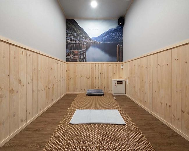 능동 태국마사지 전문 힐링타이의 깔끔하고 정돈된 내부 전경