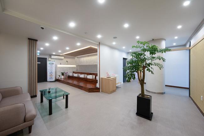 태국마사지 서비스가 제공되는 상인동 대박테라피 매장 내부 사진