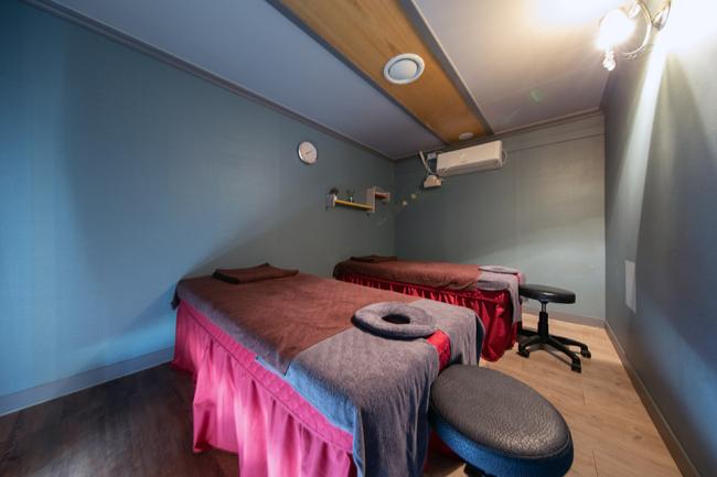 상인동 태국마사지 전문 대박테라피의 깔끔하고 정돈된 내부 전경