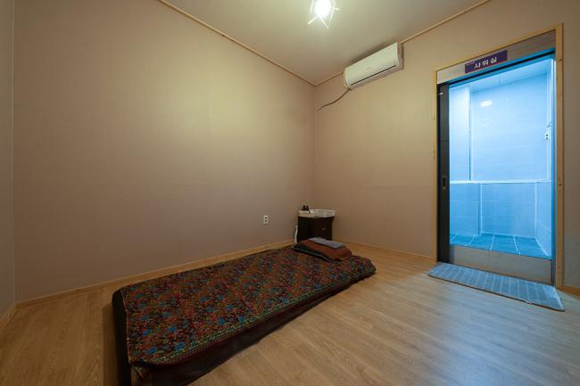 태국마사지 서비스가 제공되는 상인동 롯데아로마 매장 내부 사진