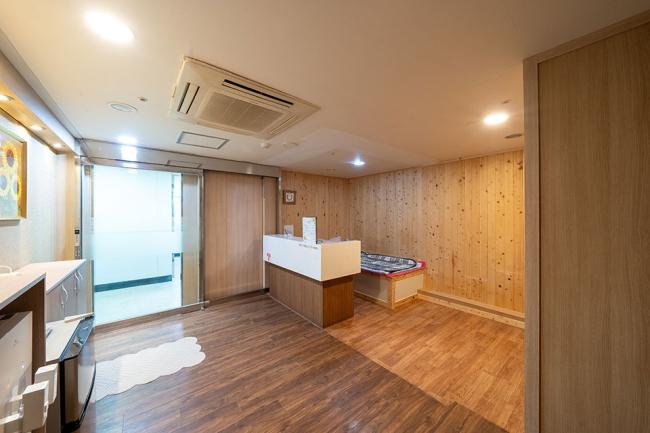 구의동 한국관리사, 중국관리사 마사지샵 토러스테라피의 쾌적한 관리실 내부 모습