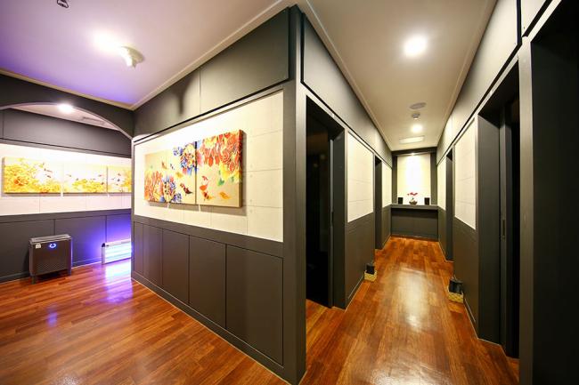 두호동 태국관리사 마사지샵 사와디의 쾌적한 관리실 내부 모습