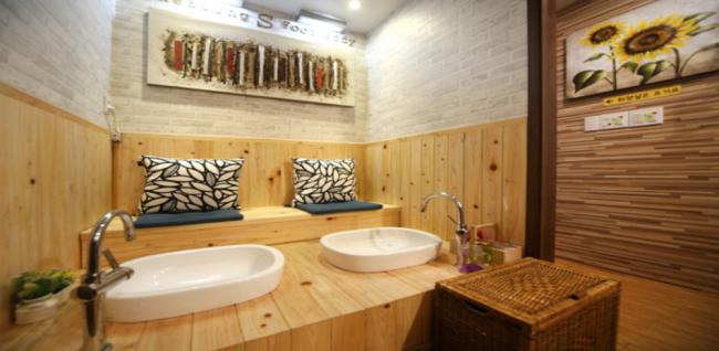 한국마사지 서비스가 제공되는 사당동 힐링S풋바디 매장 내부 사진