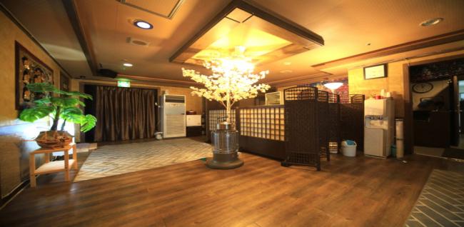 평내동 태국관리사 마사지샵 수코타이의 쾌적한 관리실 내부 모습