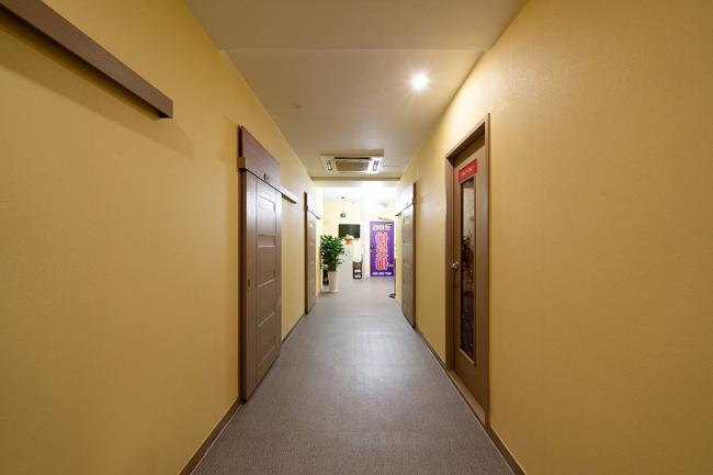 신천동 중국관리사 마사지샵 라이트아로마의 쾌적한 관리실 내부 모습