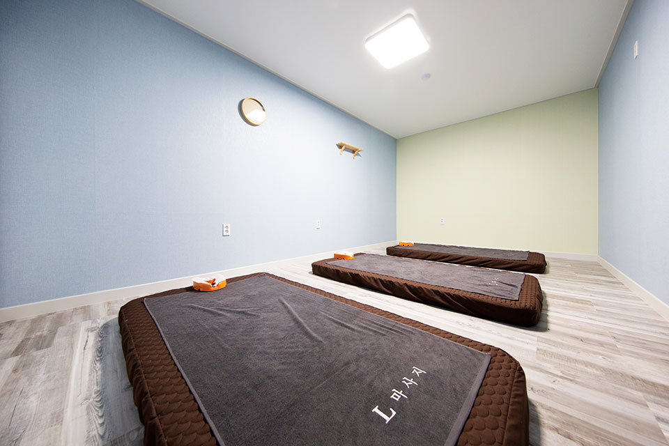 각산역 주변 태국마사지 추천 매장 L힐링아로마의 전체적인 인테리어 모습