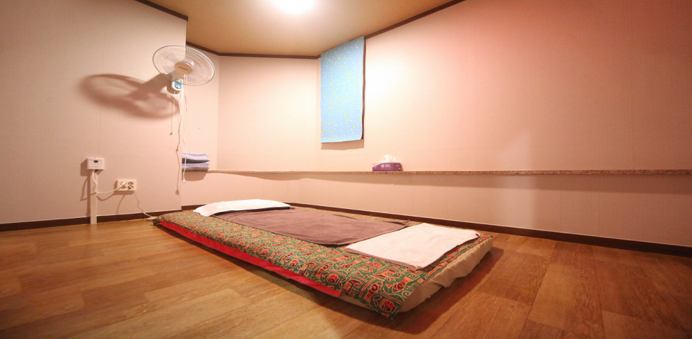 진안동 태국관리사 마사지샵 타임마사지의 쾌적한 관리실 내부 모습