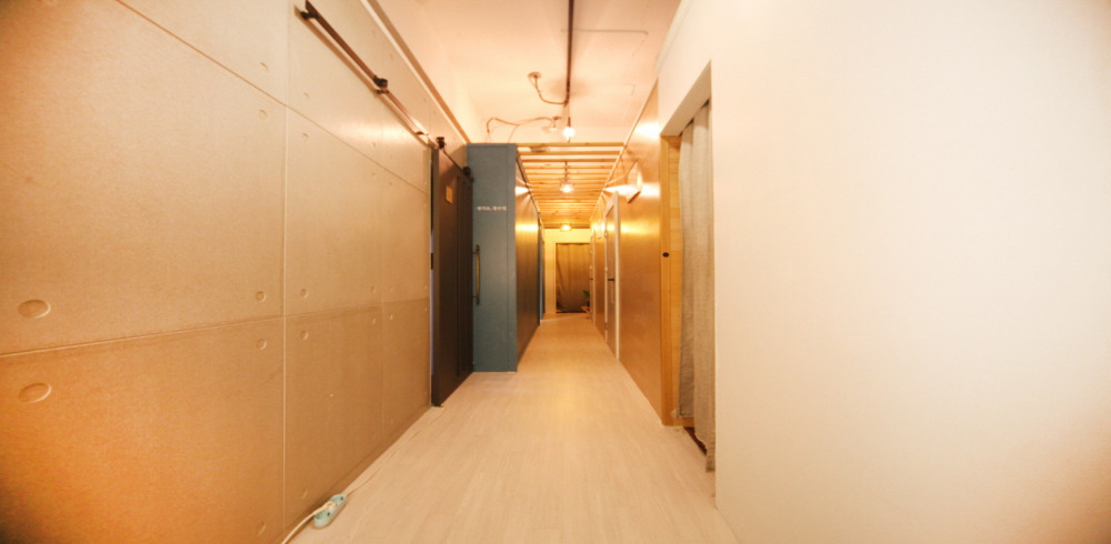 주엽동 한국마사지 전문 NOX스웨디시의 깔끔하고 정돈된 내부 전경