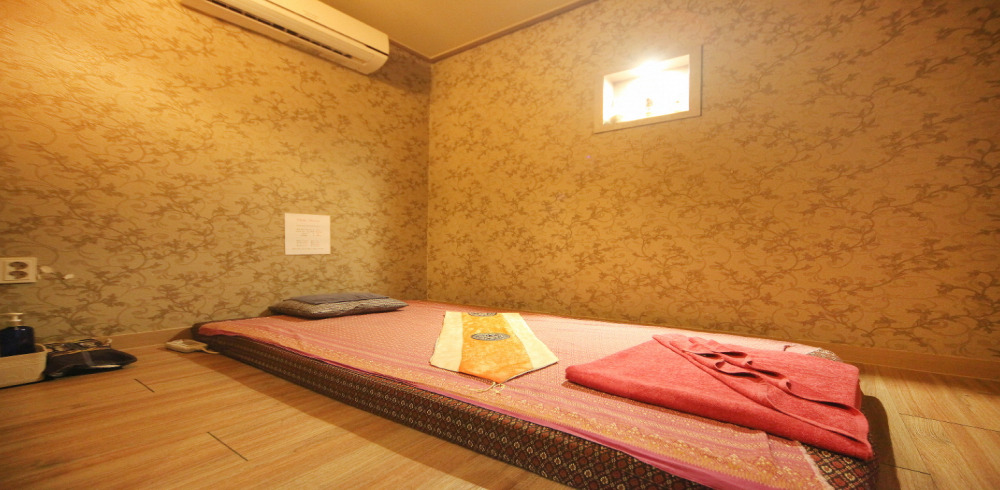 태국마사지 서비스가 제공되는 양재동 타이스토리 매장 내부 사진