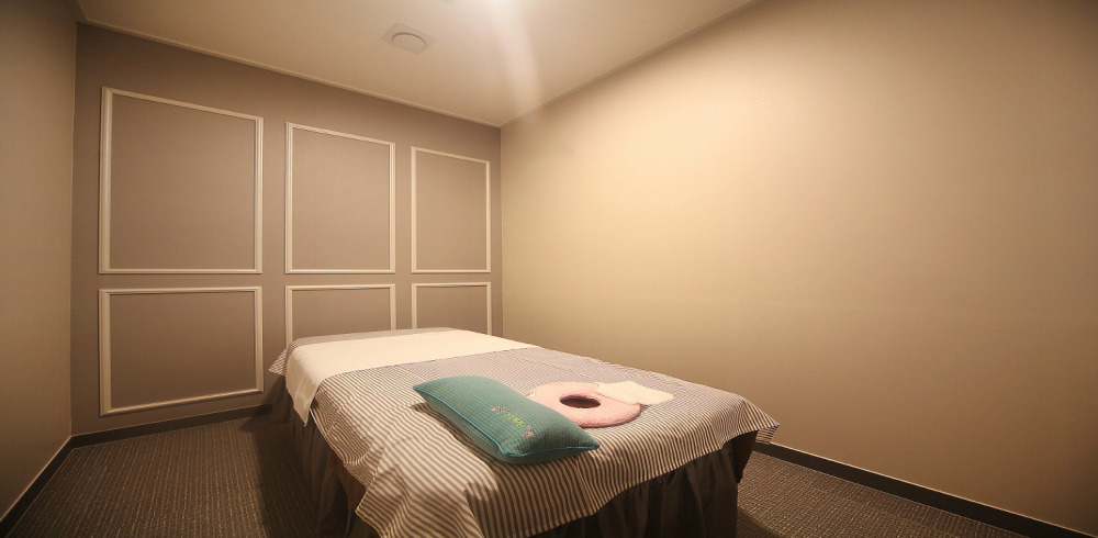 한국마사지 서비스가 제공되는 논현동 명가아로마 매장 내부 사진