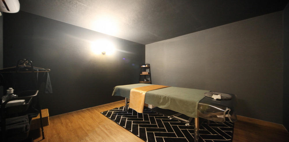 검암동 스웨디시 전문 골드테라피의 깔끔하고 정돈된 내부 전경