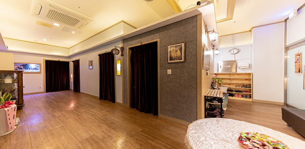 청라동 중국관리사 마사지샵 금아로마의 쾌적한 관리실 내부 모습