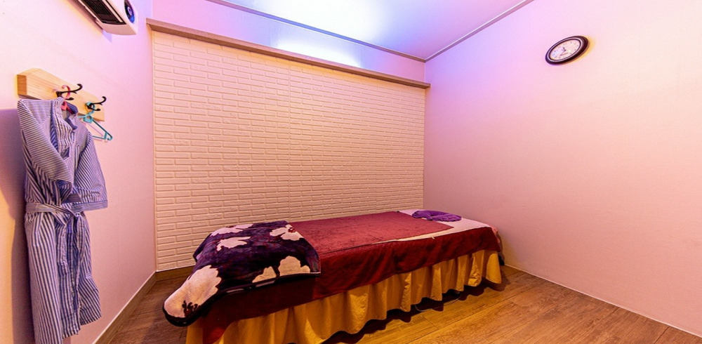 청라동 중국마사지 전문 금아로마의 깔끔하고 정돈된 내부 전경