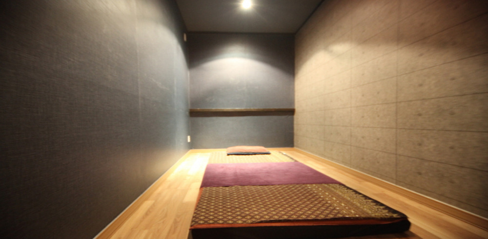 송전리 태국마사지 전문 킹타이의 깔끔하고 정돈된 내부 전경