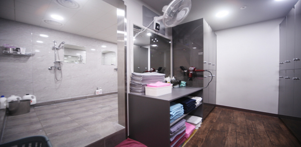 고덕동 한국마사지 전문 Y마사지의 깔끔하고 정돈된 내부 전경