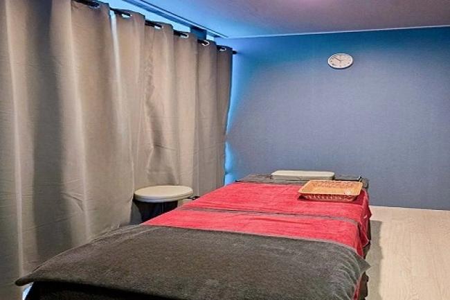 고덕동 한국관리사 마사지샵 약손전통테라피의 쾌적한 관리실 내부 모습