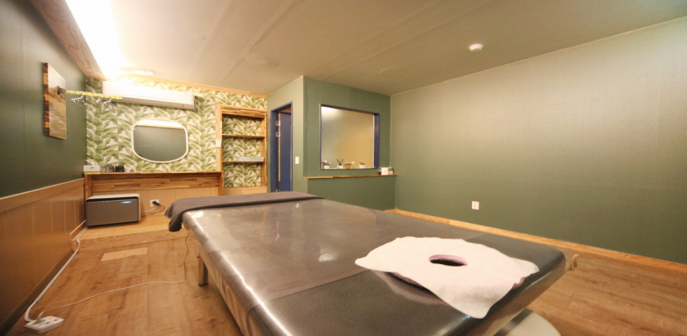 스웨디시 서비스가 제공되는 둔포리 힐링스토리 매장 내부 사진