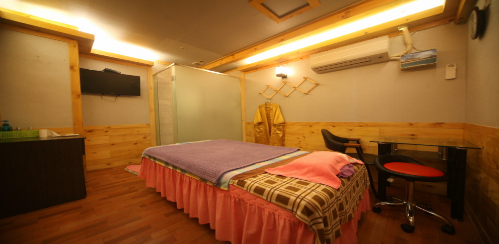 태국마사지 서비스가 제공되는 하장리 만수연타이 매장 내부 사진