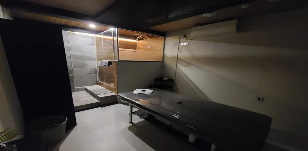 퍼스트클래스 - 퇴계동 남춘천역에서 가까운 프라이빗 마사지 전용 공간