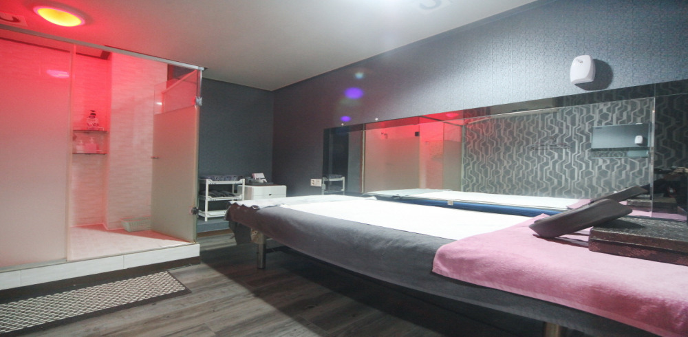 태국마사지 서비스가 제공되는 두정동 블링블링 매장 내부 사진