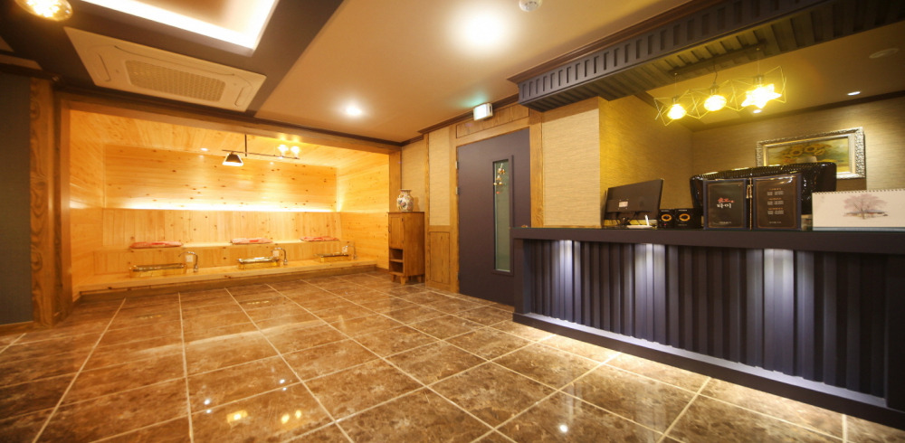 홍타이 - 학성동 인근 태국마사지 전문 마사지 매장 전경