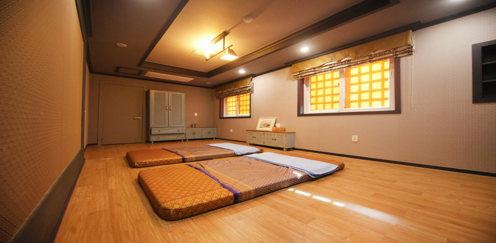 학성동에 위치한 타이, 아로마, 커플관리 서비스 가능 홍타이 시설