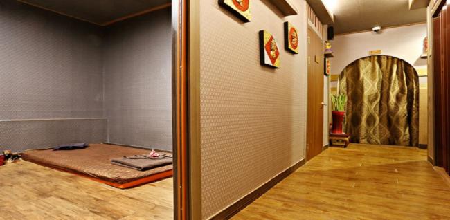 상동역 주변 바디앤풋 매장 주요 시설 및 인테리어 사진