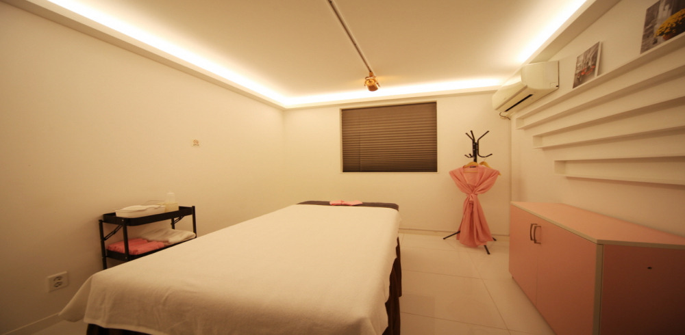 수성동4가 한국관리사 마사지샵 더바디(신천시장)의 쾌적한 관리실 내부 모습