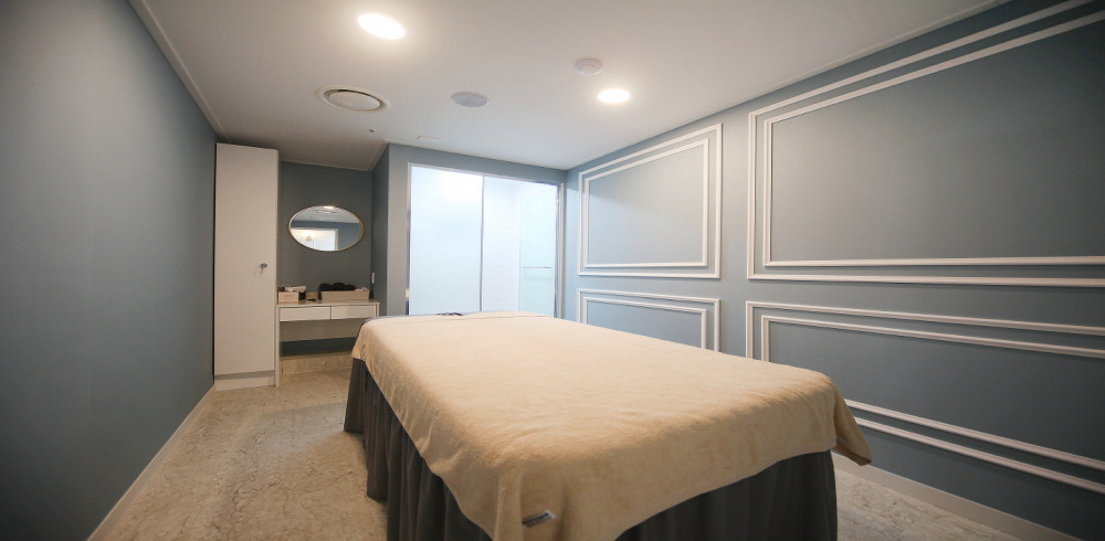 길동 스웨디시 전문 라인테라피의 깔끔하고 정돈된 내부 전경