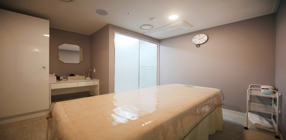 강동역,둔촌동역,길동역,굽은다리역,중앙보훈병원역 주변 스웨디시 추천 매장 라인테라피의 전체적인 인테리어 모습