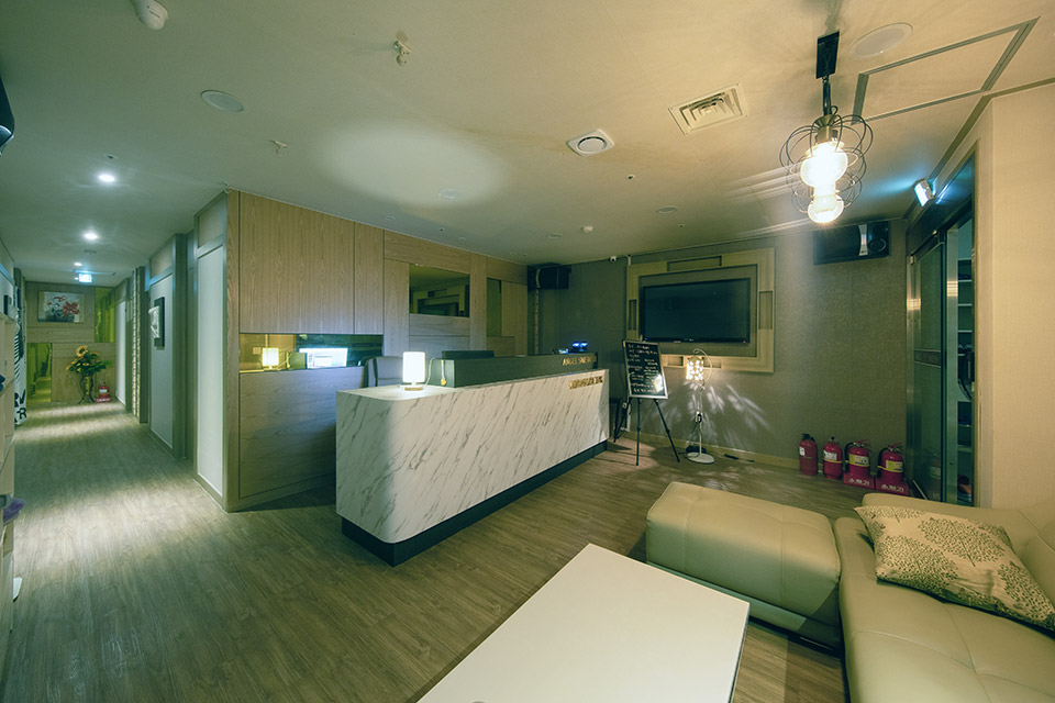 엔젤스웨디시 - 정자동 정자역 인근 주차가능, 24시간, 샤워가능, 단체예약 완비된 마사지 시설