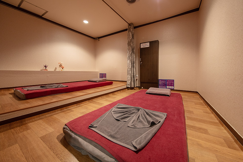 중동 태국관리사 마사지샵 달콤타이의 쾌적한 관리실 내부 모습