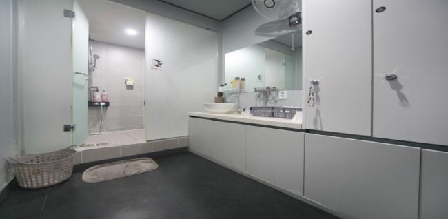 탑동 더쉼 주차가능, 샤워가능, 남/여공용샵 완비된 시설 사진