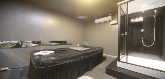 장항동 한국관리사 마사지샵 라비타테라피의 쾌적한 관리실 내부 모습