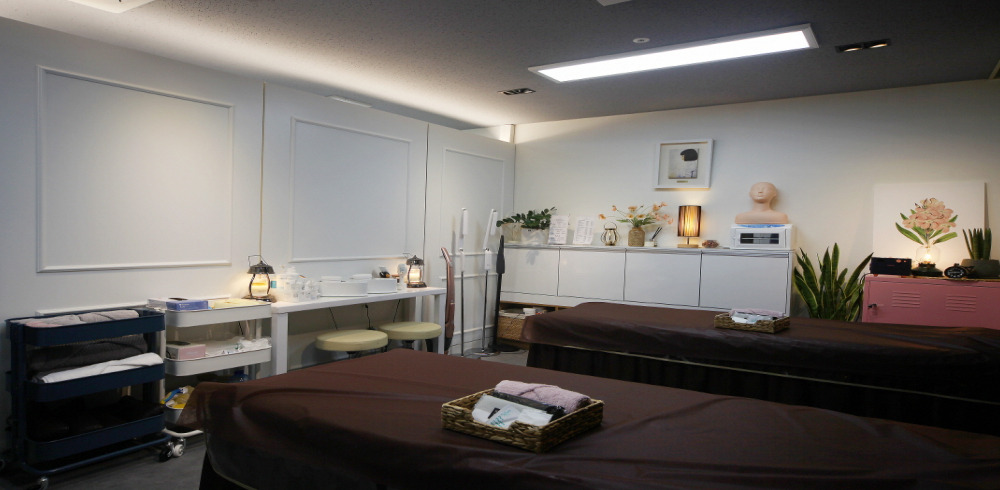 대치동 왁싱관리 전문 그랑블루슈가링왁싱의 깔끔하고 정돈된 내부 전경