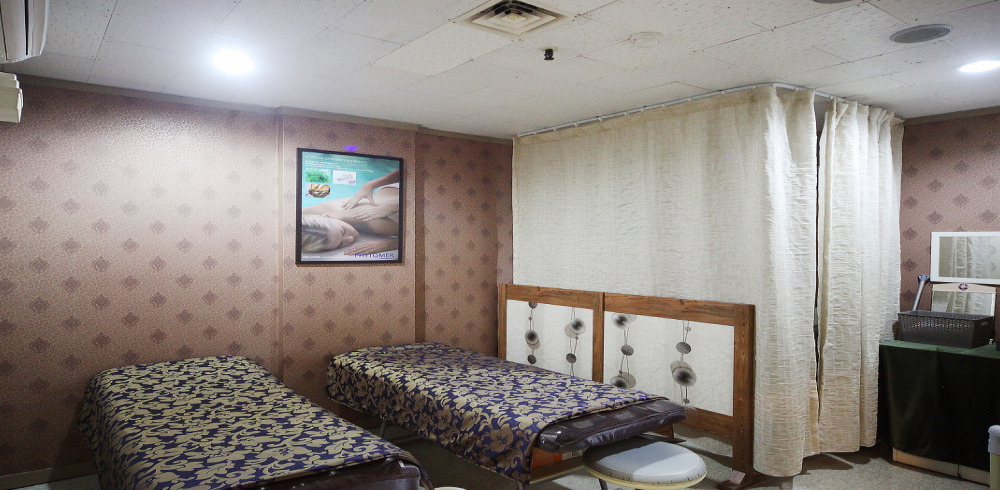 에스테틱 서비스가 제공되는 삼성동 피토메르 매장 내부 사진