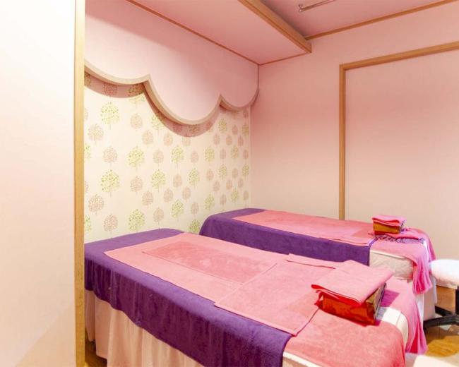 을지로4가역,종로5가역,동대입구역,동대문역사문화공원역,동대문역,약수역,청구역,동묘앞역,신당역 주변 한국마사지 추천 매장 힐링마사지의 전체적인 인테리어 모습