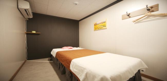 명손 - 당산동3가 영등포구청역,문래역,당산역,영등포시장역 인근 주차가능, 24시간, 샤워가능, 커플실, 수면가능, 단체예약, 남/여공용샵 완비된 마사지 시설