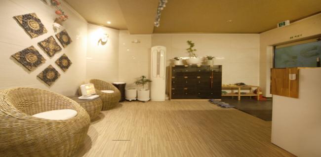 아로마마사지 - 구로동 구로디지털단지역 인근 주차가능, 24시간, 샤워가능 완비된 마사지 시설